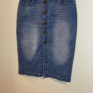 D. Jeans women’s size 14 button front high waisted jeans skirt